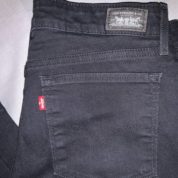 Levi’s Jeans - Picture 2 of 4